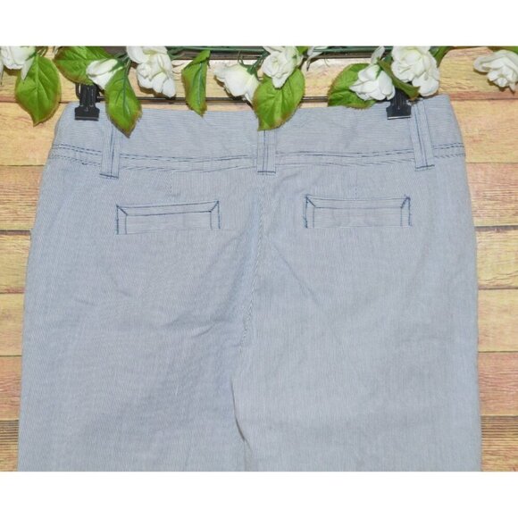 Charter Club Pinstriped Navy Blue & White Capri Crop Pants Size 4 Nautical - Picture 6 of 10